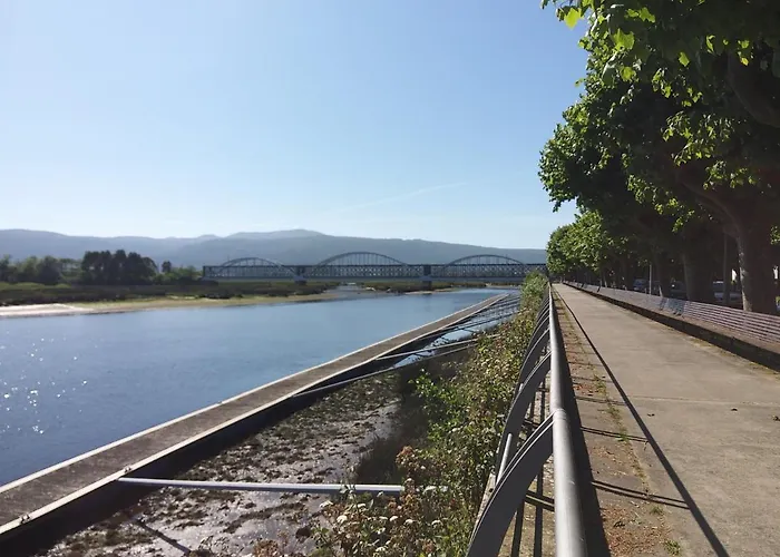 Casa Do Faria 카민하